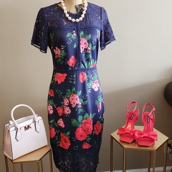 New York & Company: Navy Blue Floral: size S - Picture 3 of 3